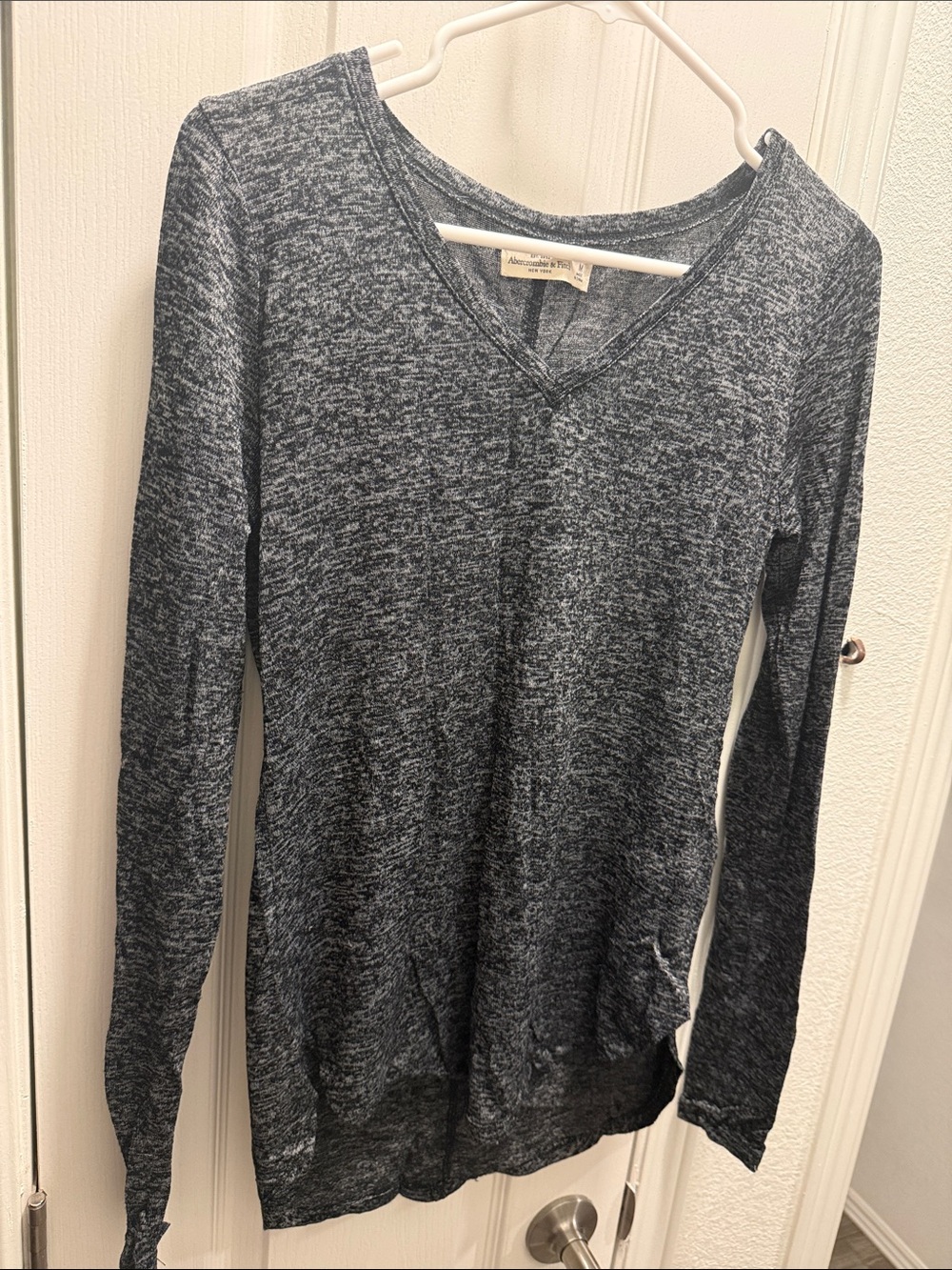 Lightweight V-Neck Long Sleeve Top - Heather gray abercrombie